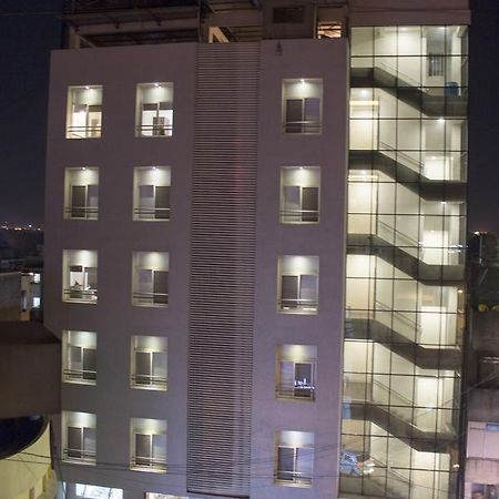 فندق سري سري إكزكيوتف لودجنج كولهابور المظهر الخارجي الصورة